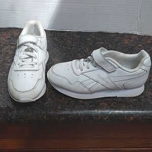 Unisex Sneakers Boys 10...Girls 9...EUC